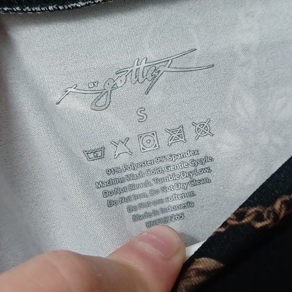 X by Gottex jewelery print t shirt top - Picture 3 of 5